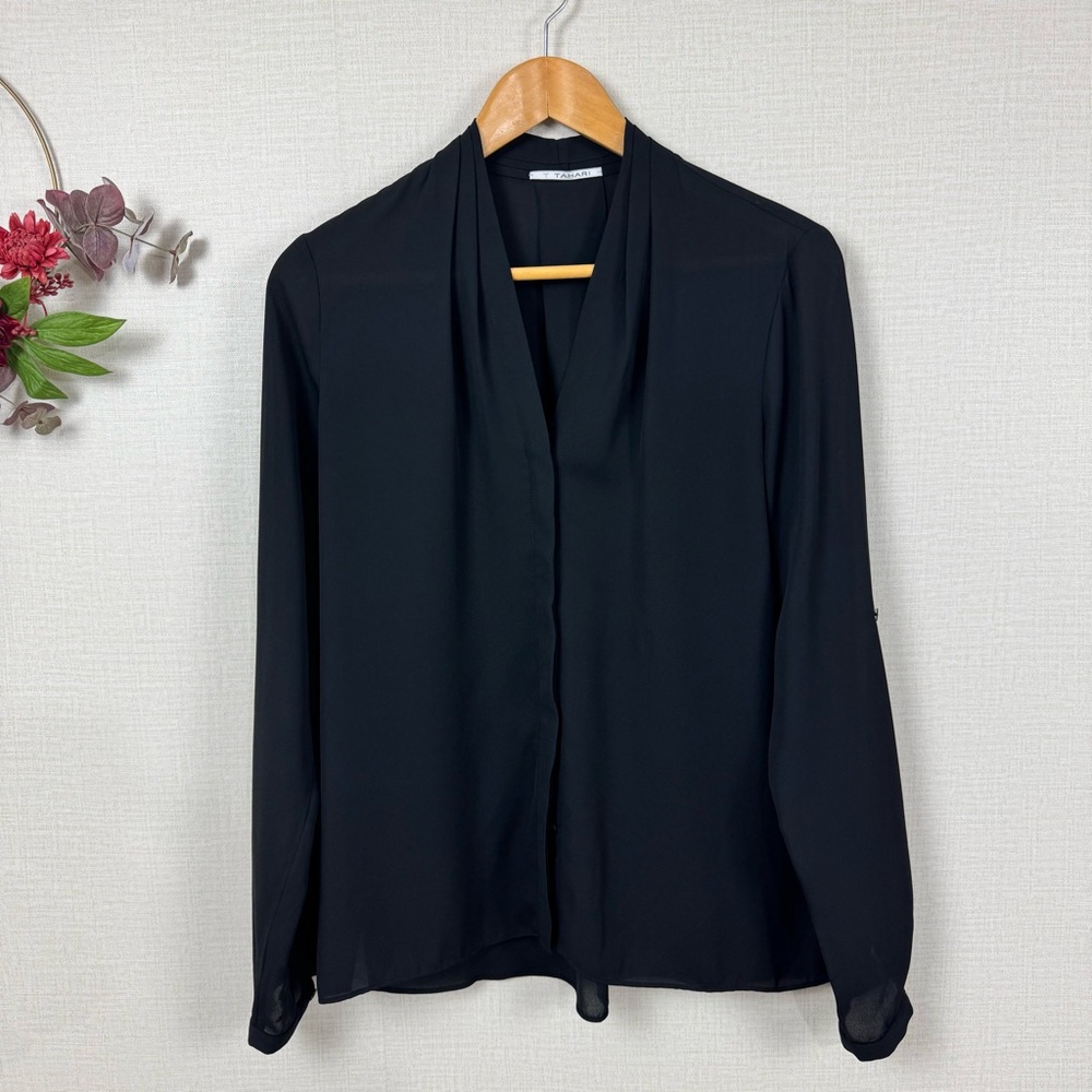 T TAHARI Women’s Black V-Neck Casual Longsleeve Blouse Size Small